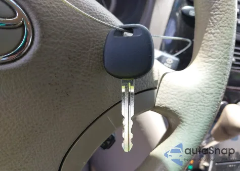 2004 Toyota Sienna Le z USA, uszkodzony, nr VIN 5TDZA23C54S072353